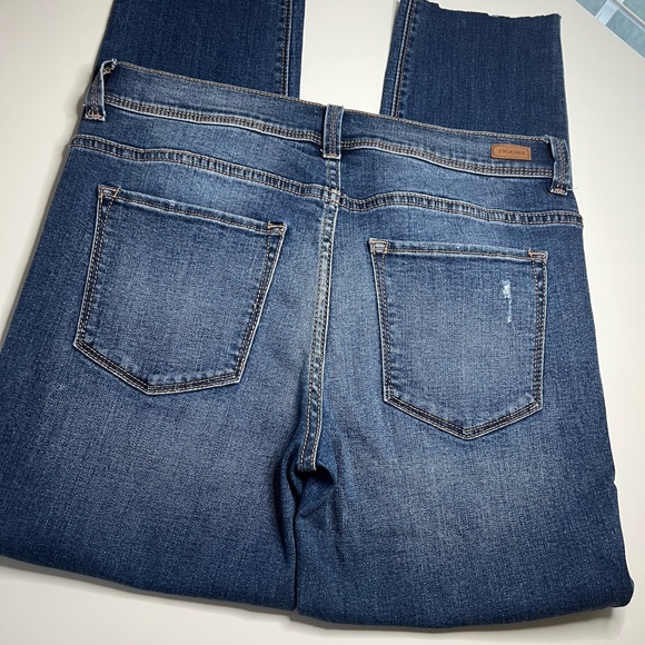 Sneak Peek jeans. Size 7 - Picture 3 of 7